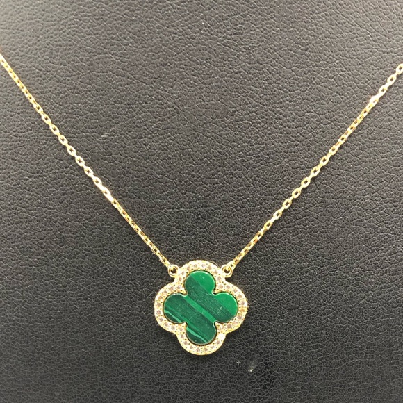 18k Malachite Clover Necklace - Picture 5 of 10